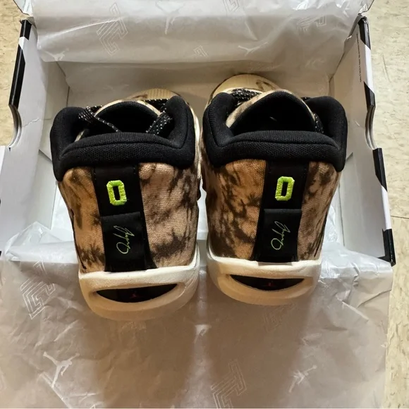 Jayson Tatum 1 “tunnel walker” - Picture 5 of 6